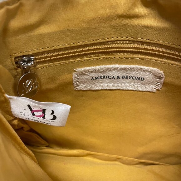 America & Beyond beaded cloth clutch - Picture 4 of 5